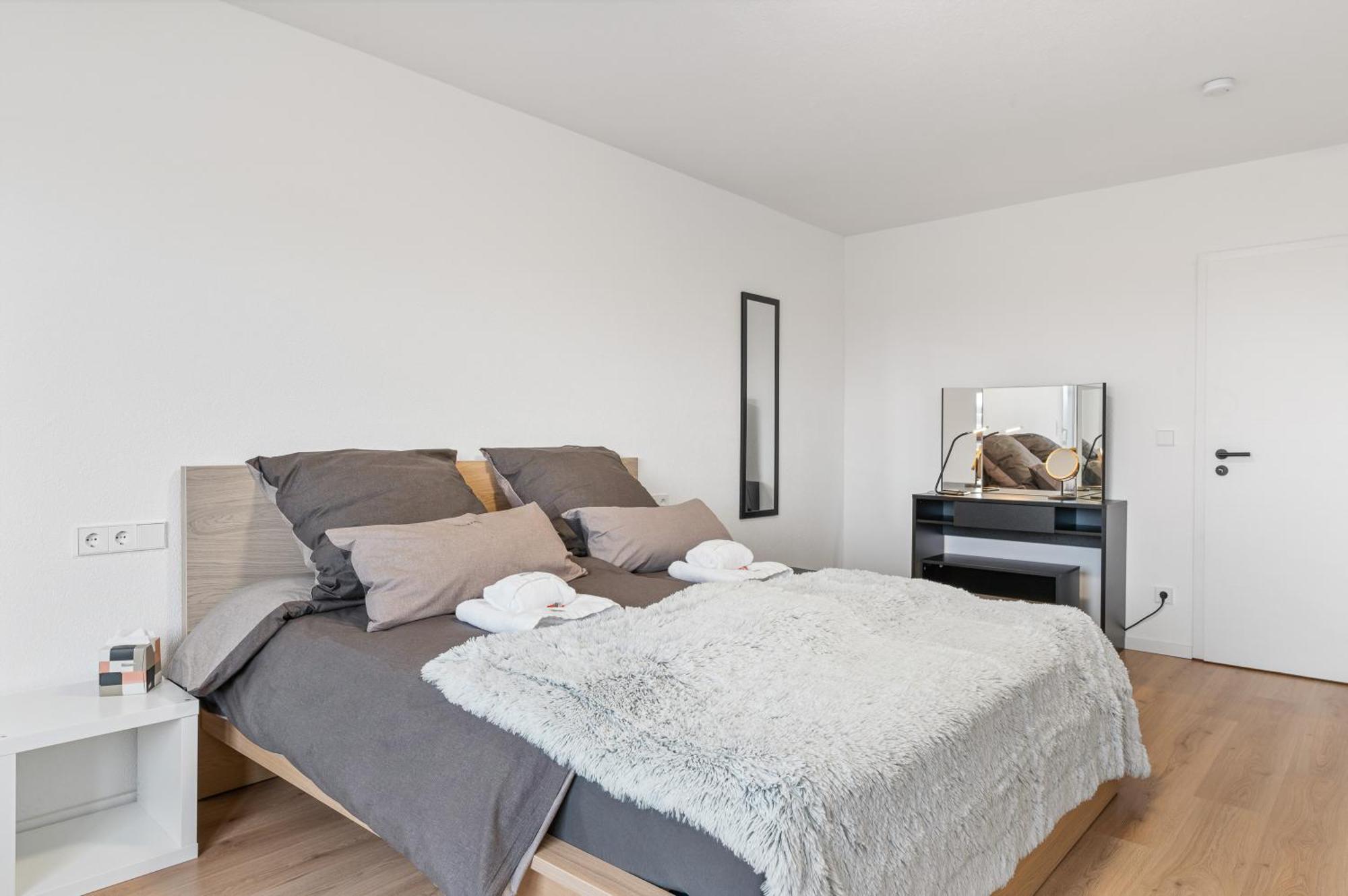 Neu: Stylische Suite Mit Ausblick Sindelfingen Extérieur photo